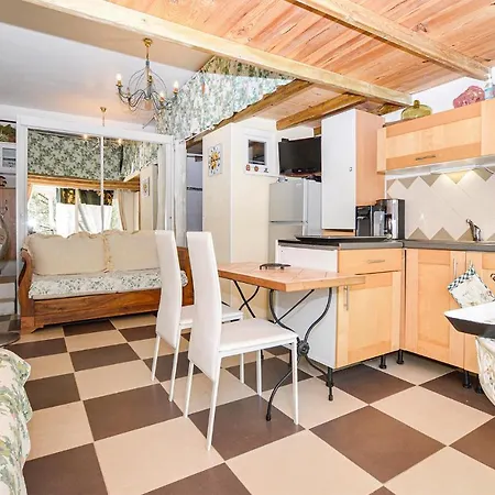 Awesome In Vecchio With Wifi And 2 Bedrooms