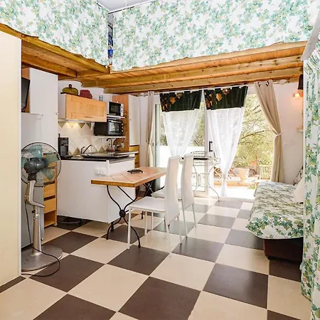 Awesome In Vecchio With Wifi And 2 Bedrooms