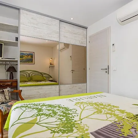 Awesome In Vecchio With Wifi And 2 Bedrooms *