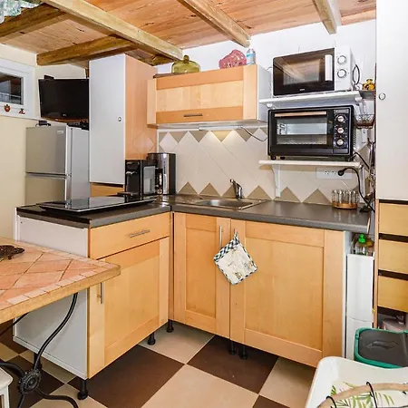 Awesome In Vecchio With Wifi And 2 Bedrooms *